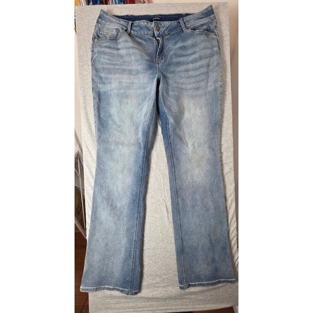 Women's Flamingo Light Denim Jeans size 2XL DISTRESSED LOOK NO RIPS